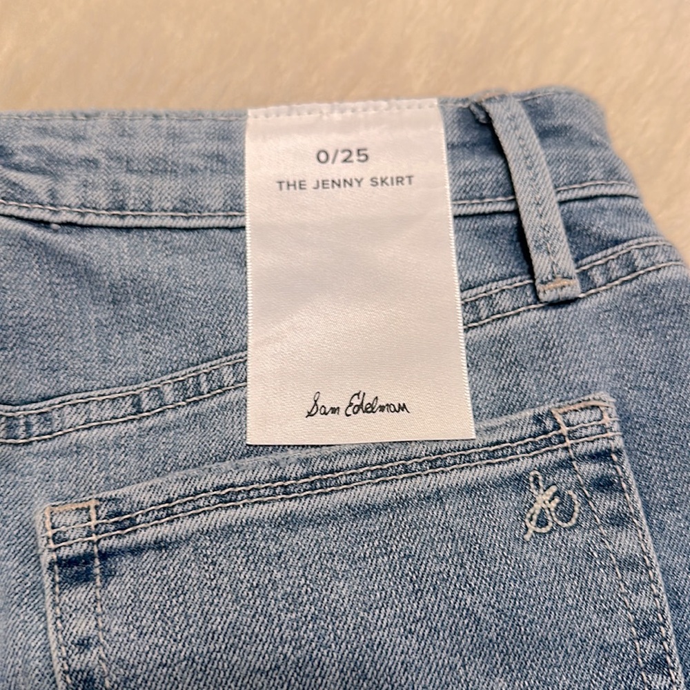 New with the tag attached to the shirt - Picture 7 of 8